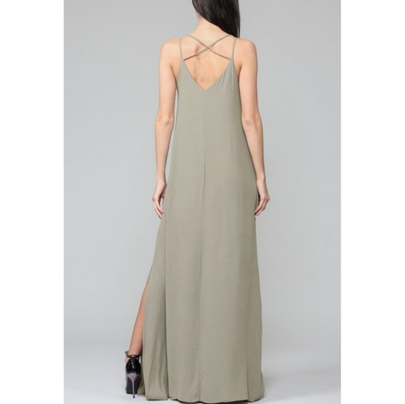 🆕🌿BOUTIQUE MAXI CRISS CROSS SIDE SLIT DRESS🌿 - Picture 3 of 4